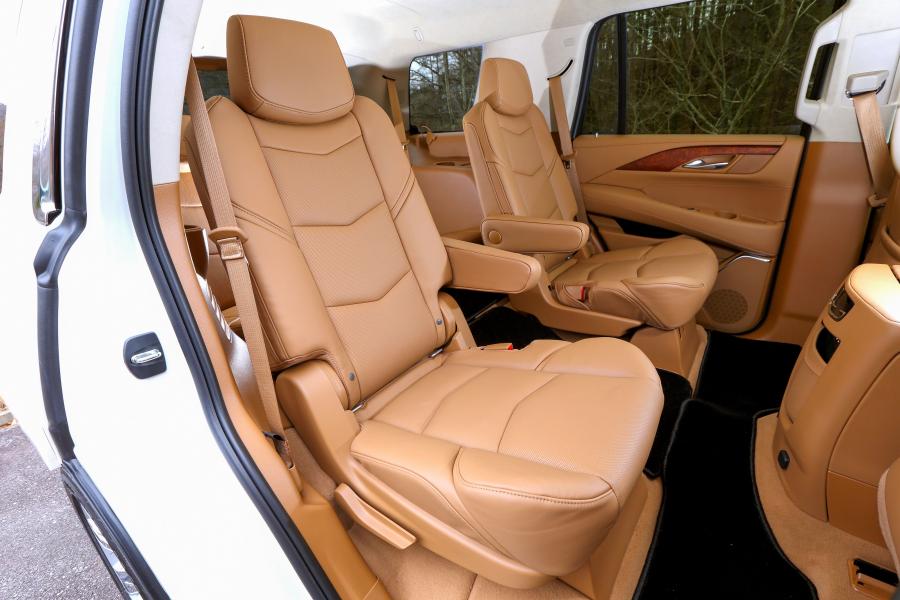  Cadillac Escalade Platinum 2015 года  (JP) (фото 21 из 24)